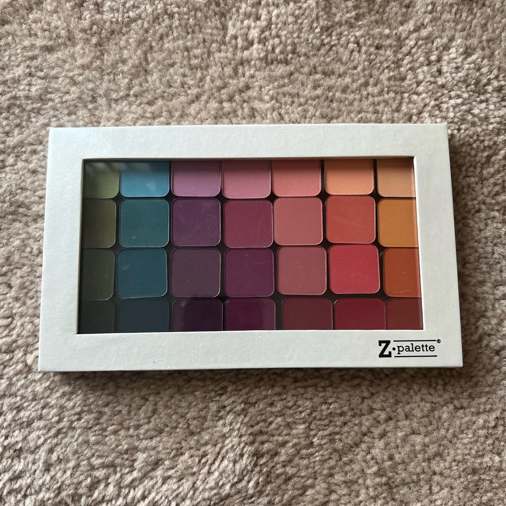 Makeup Geek Color Matrix palette *Discontinued - Picture 3 of 5